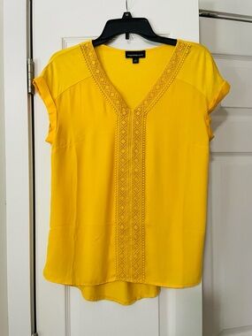 Fortune + Ivy Yellow Embroidered V-Neck Blouse